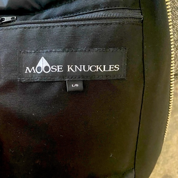 Men’s Moose Knuckles Winter Bomber Jacket - Picture 5 of 5